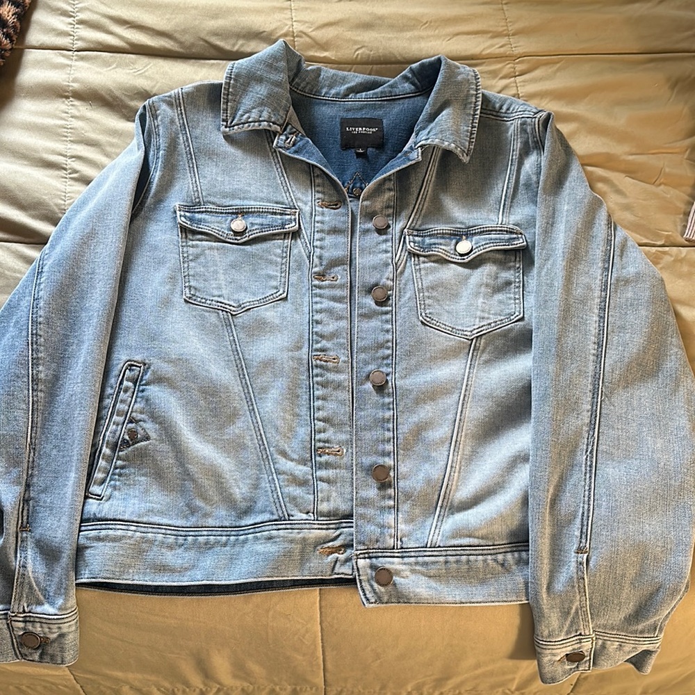 Women’s vintage blue Jean jacket